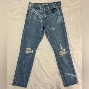 Women’s Distressed Levi’s Wedgie Size 28 High rise Ankle length